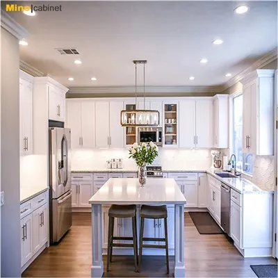 Korkea kiiltävä nykyaikaiset keittiökaapit